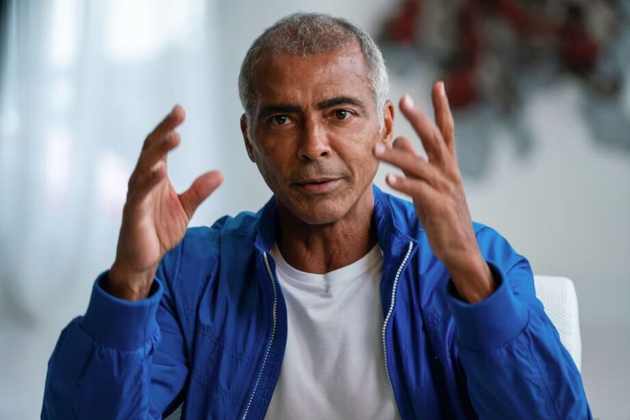 Romário atualmente é senador pelo Estado do Rio de Janeiro, presidente e jogador do América-RJ