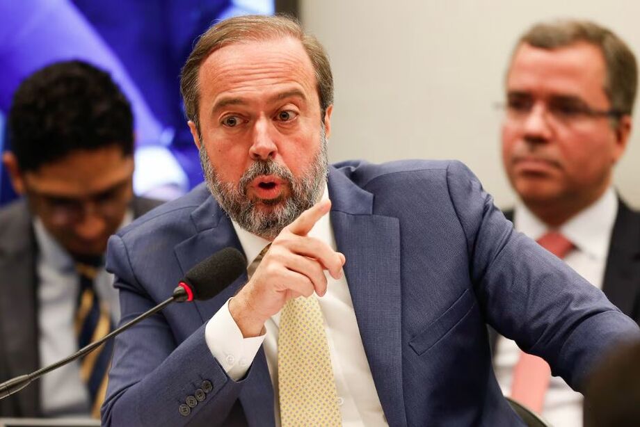 Para Alexandre Silveira, empresas de gás natural praticam preços abusivos