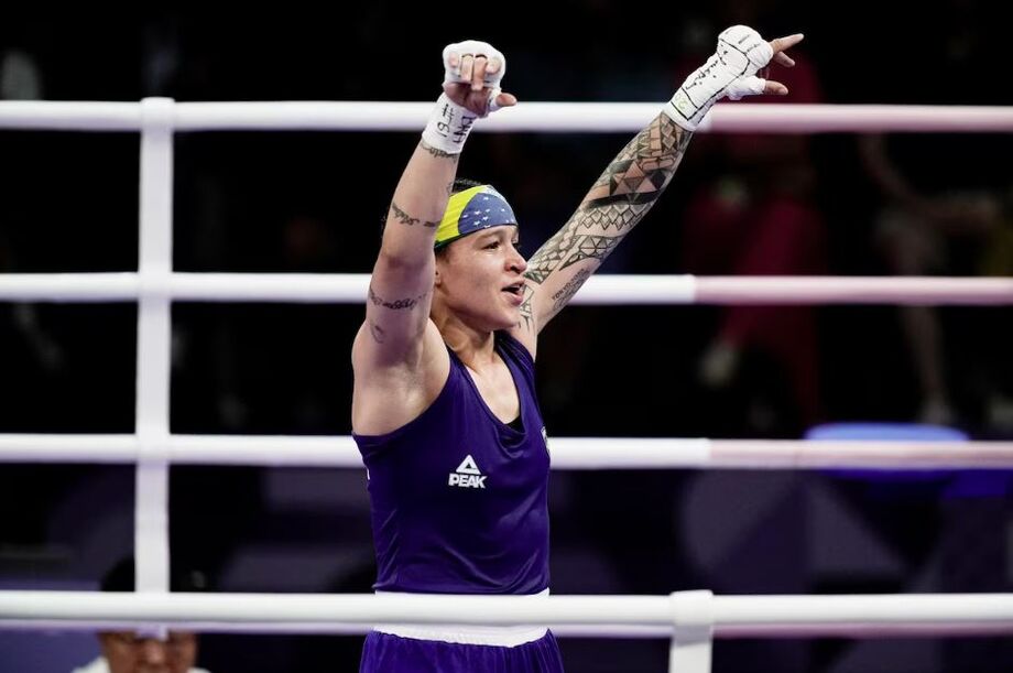 Brasileira Bia Ferreira está na semifinal do boxe na categoria até 60 quilos