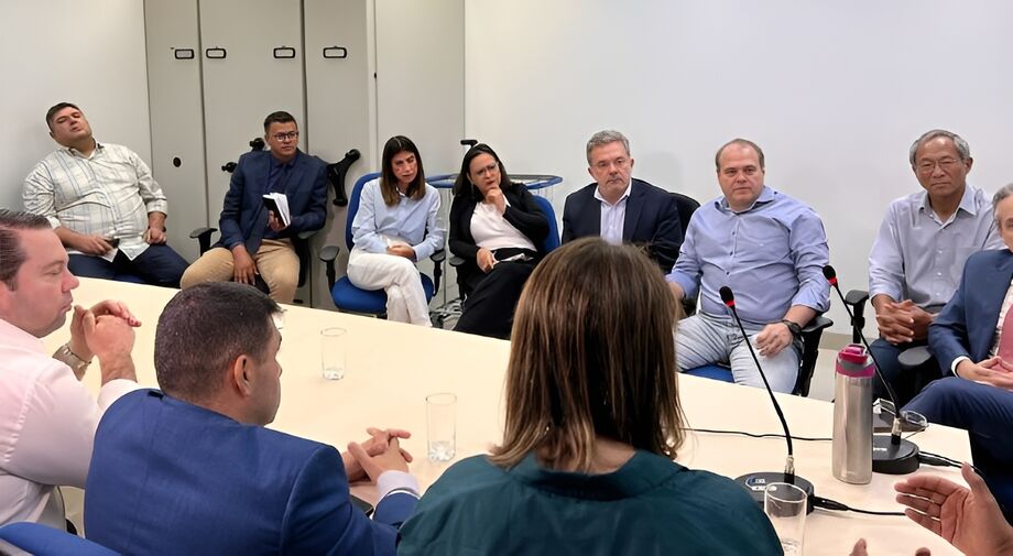Representantes dos índigenas e produtores rurais se reuniram ontem em Dourados
