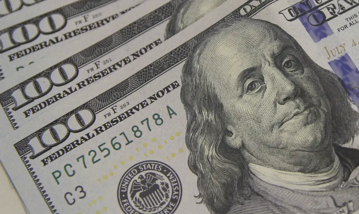 Dólar perde força ante real, após abrir em alta por exterior