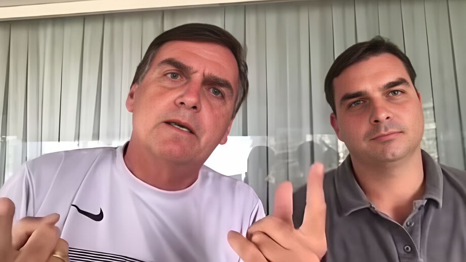 Jair Bolsonaro e o filho, Flávio, em vídeo de 2017