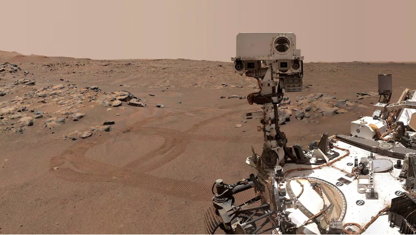 Rover Perseverance é visto durante missão a Marte. Nasa planeja viagem tripulada até 2040