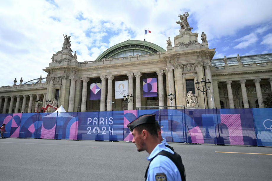Grand Palais em Paris recebe segurança nas Olimpíadas