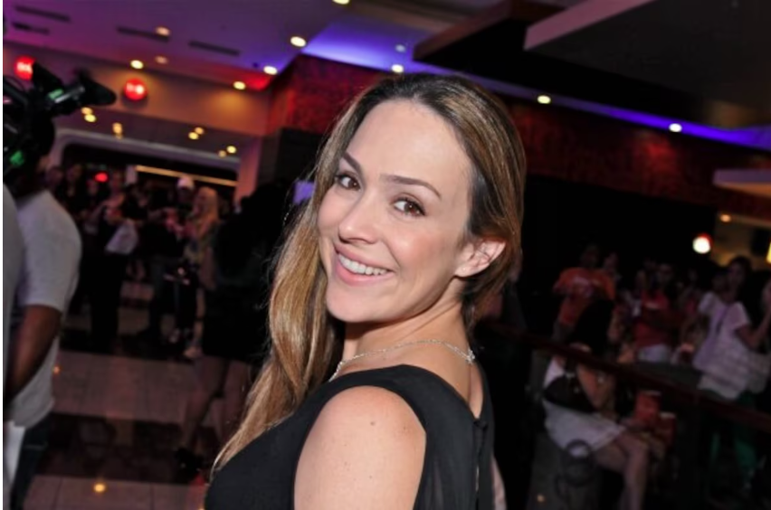 A atriz Gabriela Duarte mostrou imagens de seu apartamento recentemente reformado.