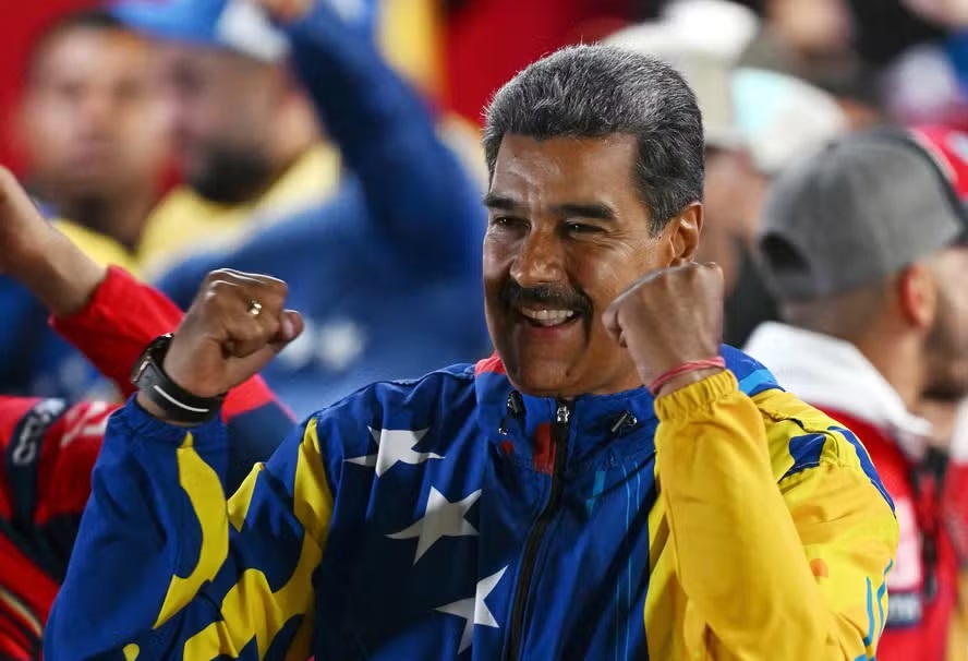 Maduro é reeleito em eleições controversas e sem dados eleitorais completos na Venezuela.