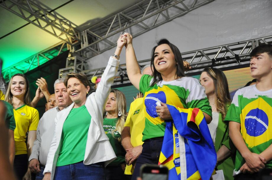 Senadora Tereza Cristina (PP) ao lado da prefeita Adriane Lopes