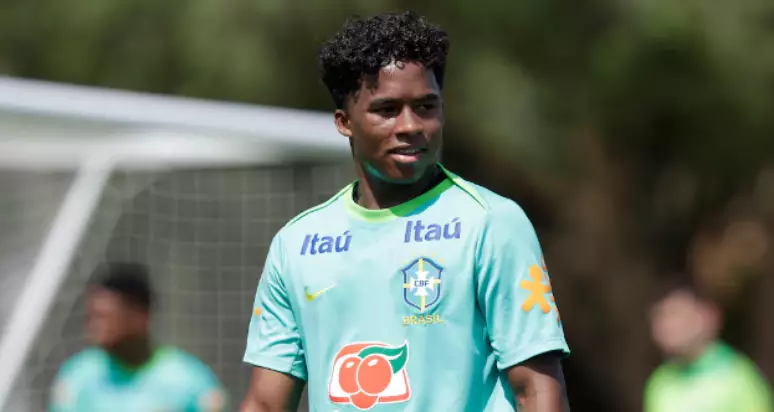O atacante Endrick surpreendeu ao revelar uma conexão inesperada com o Real Madrid.