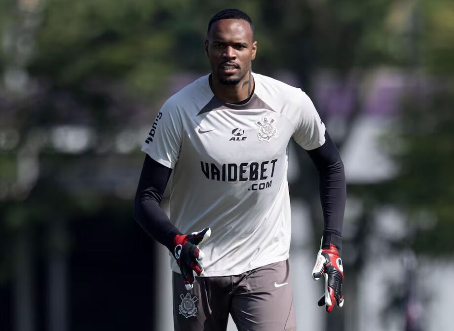 Carlos Miguel durante treino no Corinthians