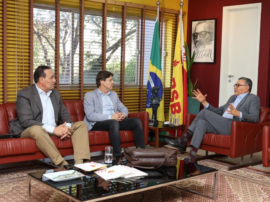 O encontro aconteceu nesta quinta-feira em Brasília