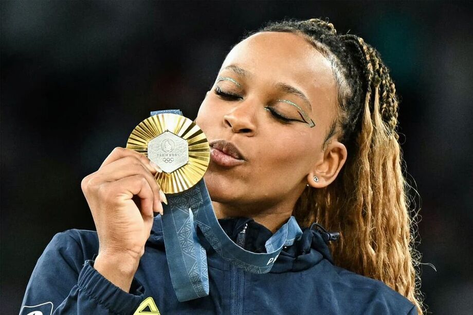 Medalhas olímpicas, bem como troféus e quaisquer outros objetos comemorativos recebidos em evento esportivo oficial realizado no exterior, estão isentas de impostos federais -