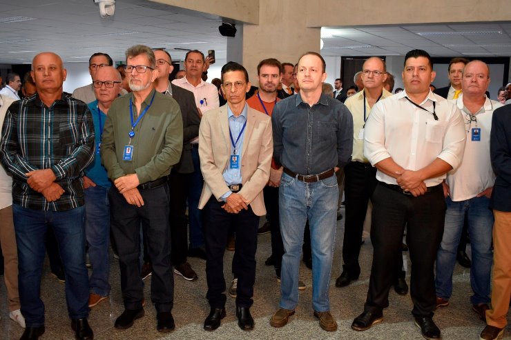 Confraternização na ALEMS marca celebração alusiva ao Dia dos Pais