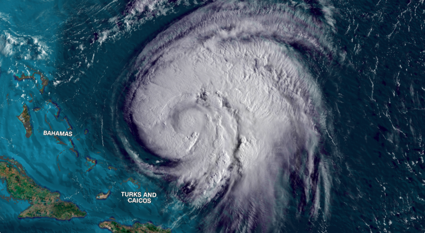 Tempestade tropical Ernesto se torna furacão e gera fortes ondas na Costa Leste americana
