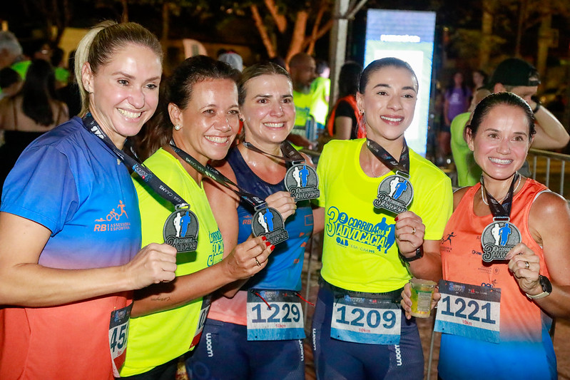 A corrida destacou a importância do esporte e da inclusão social, promovendo um estilo de vida saudável e um sentido de comunidade.