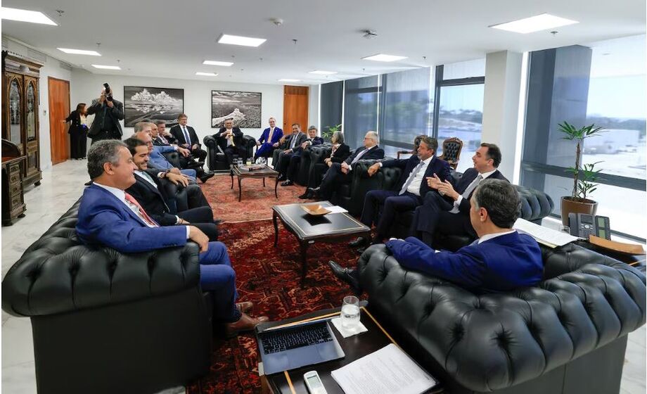 Todos os 11 ministros do STF se reuniram com os presidentes da Câmara e do Senado, além do procurador-geral da República, o advogado-geral da União e o ministro da Casa Civil