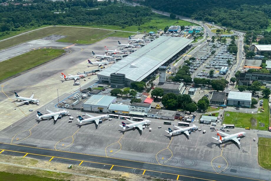 Voo de Miami é desviado para Belém após passageiro agredir esposa e ameaçar tripulação