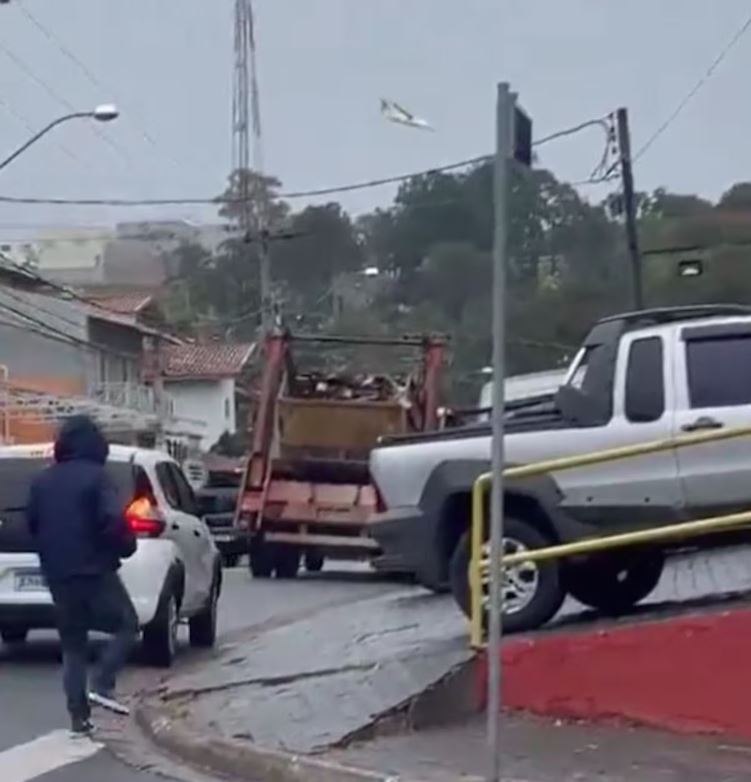 Avião caiu na região do bairro Capela, em Vinhedo