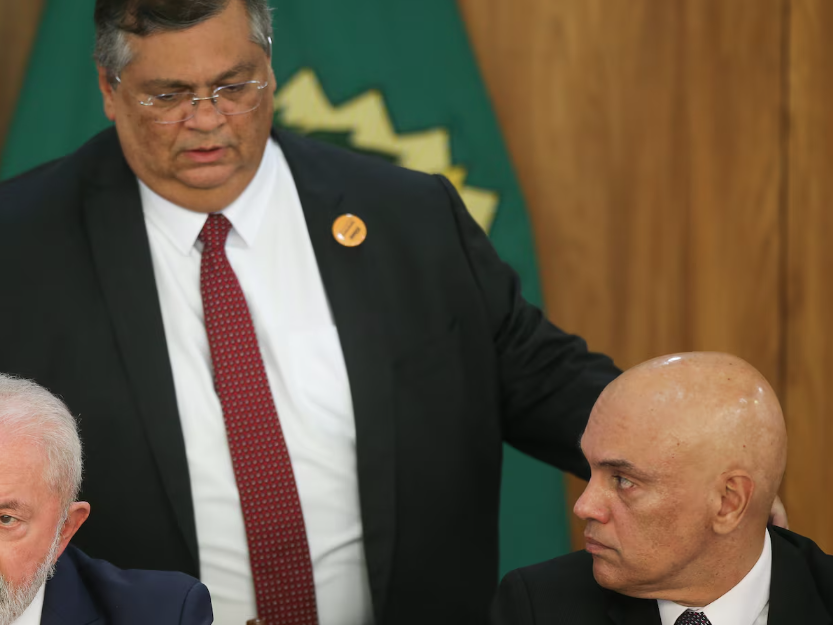 O ministro Flávio Dino e o ministro Alexandre de Moraes.