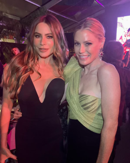 Julie Bowen diz que mídia tentou criar 'rivalidade' entre ela e Sofia Vergara.