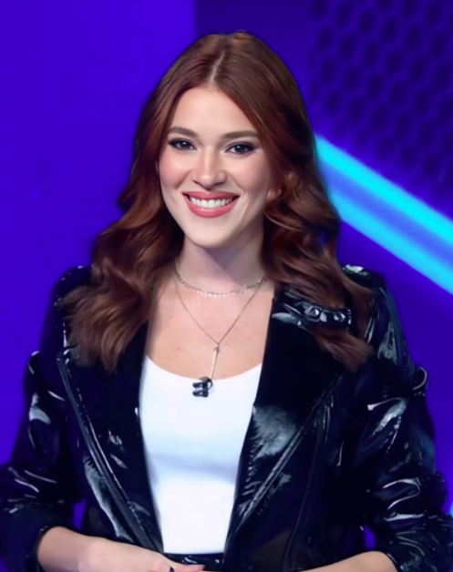 Ana Clara apresenta o reality 'Estrela da Casa', que trará famosos às quintas-feiras.