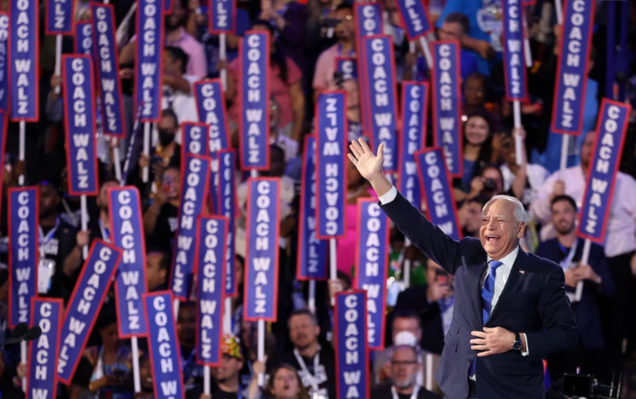 Governador de Minnesota, Tim Walz, aceita nomeação do Partido Democrata para compor chapa com Kamala Harris.
