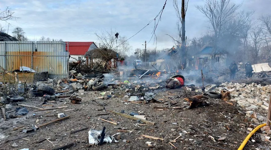 Área em Kiev após chegada de mísseis russos, segundo as autoridades ucranianas