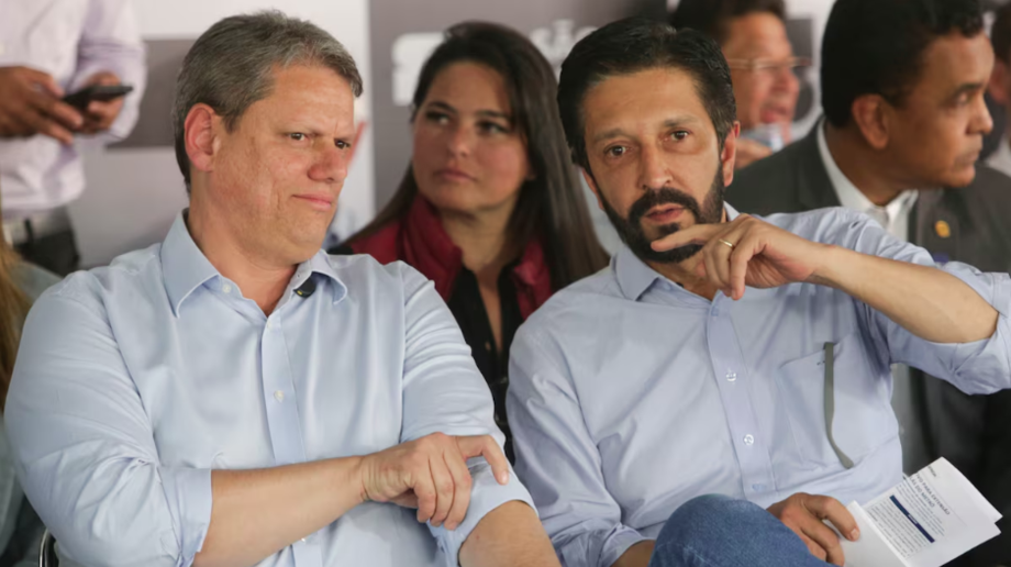 Tarcísio de Freitas (Republicanos), que apoia Ricardo Nunes (MDB) na disputa à Prefeitura de São Paulo, diz que 'seria um desastre' ter prefeito ligado ao crime organizado.