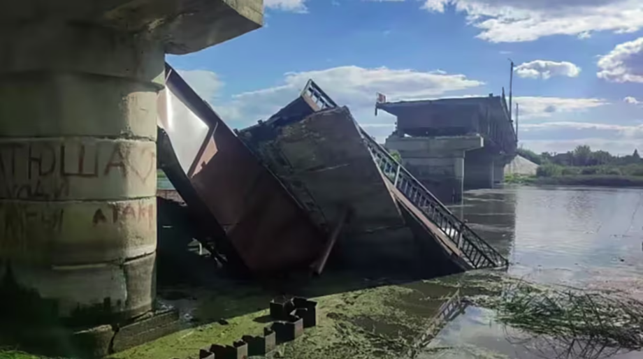 Ponte destruída após ataque ucraniano em Kursk