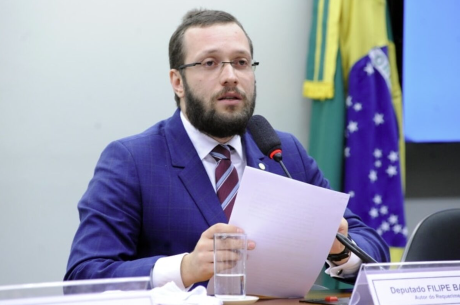 O deputado federal Filipe Barros (PL-PR) foi relator da chamada PEC do voto impresso, arquivada pelo plenário em 2021