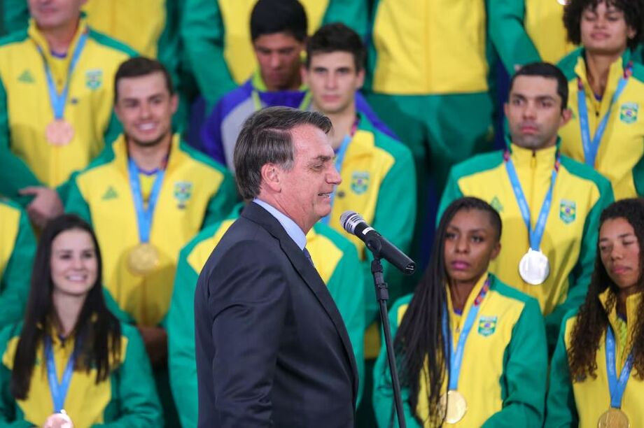 Presidente Jair Bolsonaro recebe medalhistas dos Jogos Pan-Americanos Lima 2019 no Palácio do Planalto, em Brasília