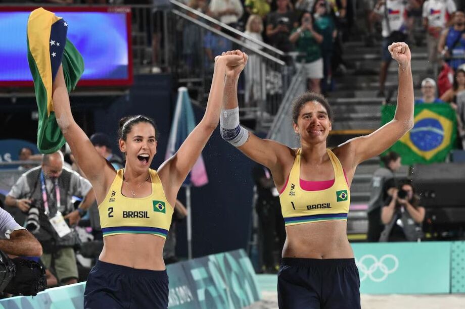 Ana Patrícia e Duda ganharam o ouro em Paris e recolocaram o vôlei de praia do Brasil no topo