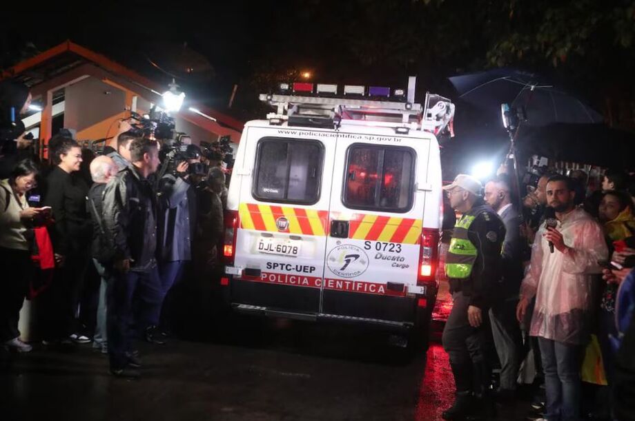 Equipes da Polícia Científica estão em Vinhedo para a identificação das vítimas de acidente aéreo