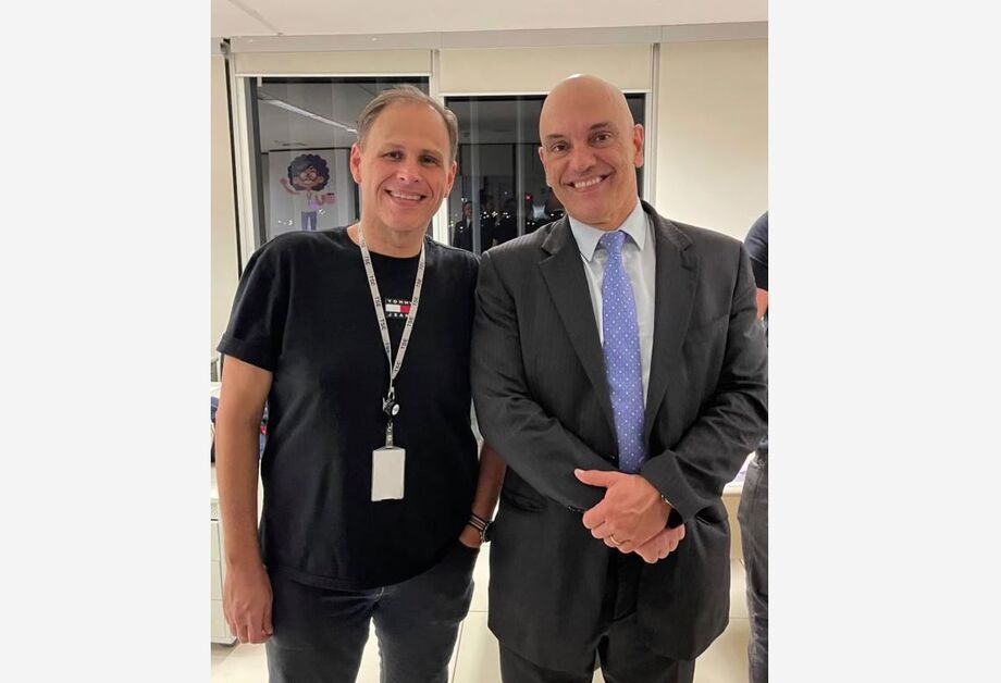 O perito computacional Eduardo Tagliaferro ao lado do ministro Alexandre de Moraes