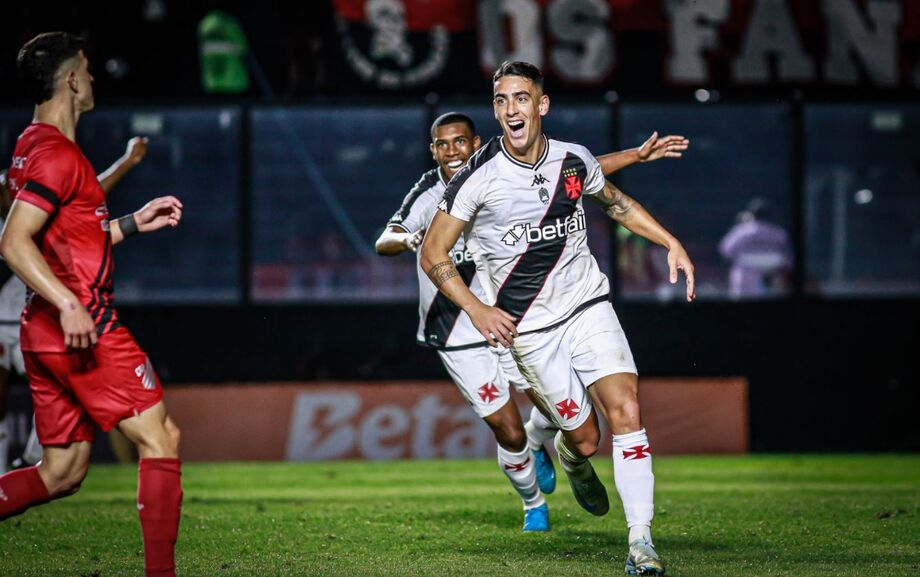 Vasco derrota Athletico-PR de virada e larga na frente nas quartas de final da Copa do Brasil