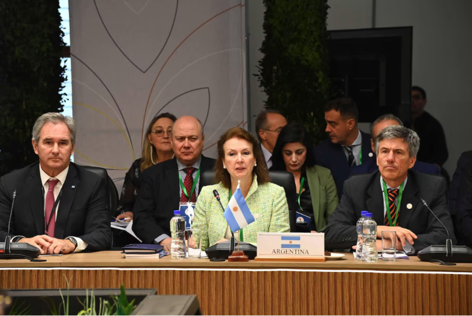 Chanceler da Argentina, Diana Mondino, em reunião do Mercosul no dia 7 de julho. Mondina reconheceu na rede social X a vitória de González Urrutia
