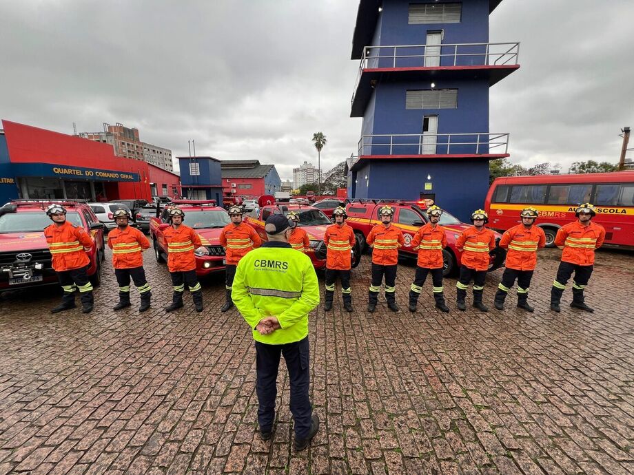 Bombeiros gaúchos estão a caminho de MS para ajudar no combate aos incêndios florestais