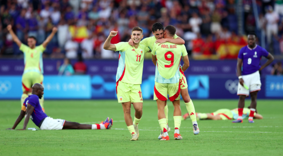 Espanha supera anfitriã França na prorrogação e fatura ouro no futebol masculino na Olimpíada