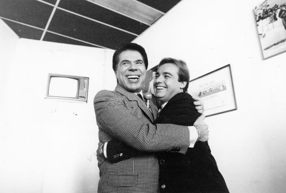 Silvio Santos abraça Gugu Liberato em foto de 1988
