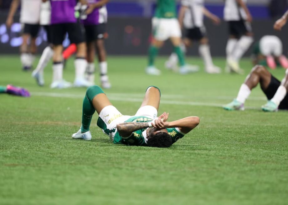 Palmeiras foi eliminado da Libertadores e vai ter que focar no Brasileirão