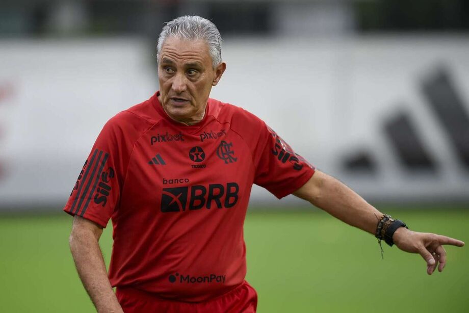 Tite ressaltou a dificuldade de manter a performance com jogos tão próximos, apontando o risco de lesões graves devido à sobrecarga.