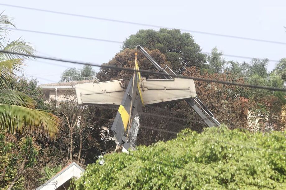 Avião da Voepass com 62 pessoas a bordo caiu em área residencial de Vinhedo, no interior de São Paulo.