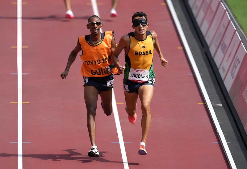 Yeltsin Jacques garante vaga na final dos 1.500 metros e sonha com ouro em Paris