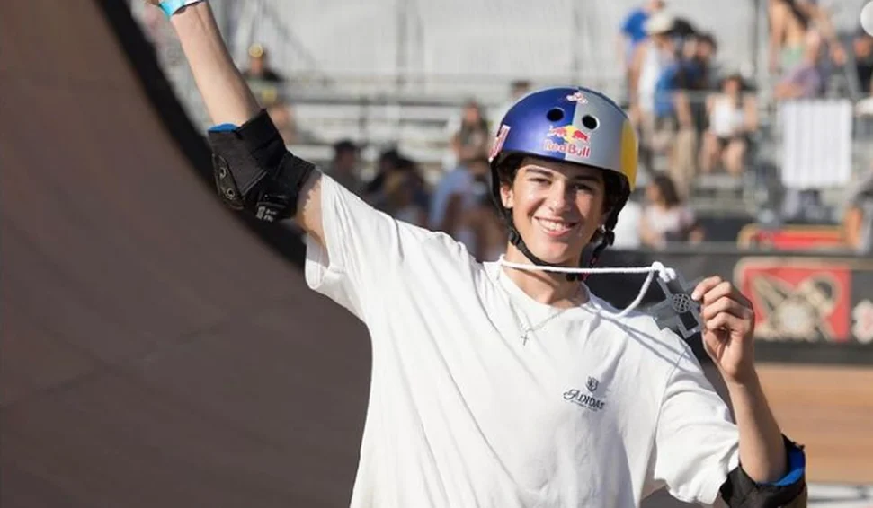 Fenômeno brasileiro de 15 anos, Gui Kury conquista título mundial de skate vertical em Roma