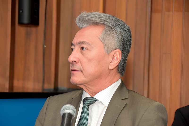 Roberto Hashioka, autor do projeto que homenageia empreendedores de Mato Grosso do Sul, discursa após aprovação unânime na Assembleia Legislativa
