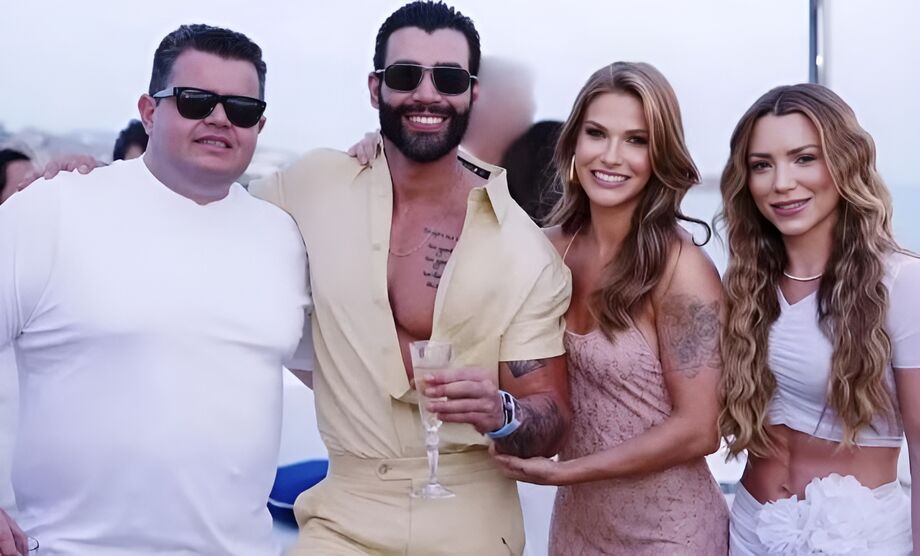 José André e Aislla Rocha ao lado de Gusttavo Lima em festa na Grécia
