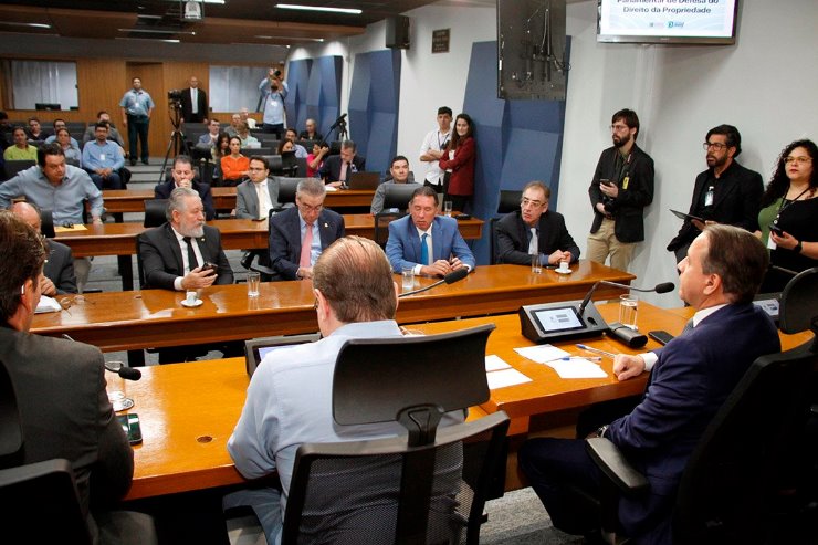 A reunião de hoje aconteceu no Plenarinho deputado Nelito Câmara