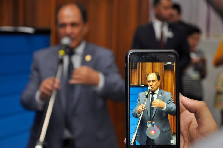 O deputado Zé Teixeira continua a seguir o padrão de pedidos pontuais para resolver problemas crônicos nas rodovias, sem atacar as raízes da falta de planejamento e manutenção de longo prazo.