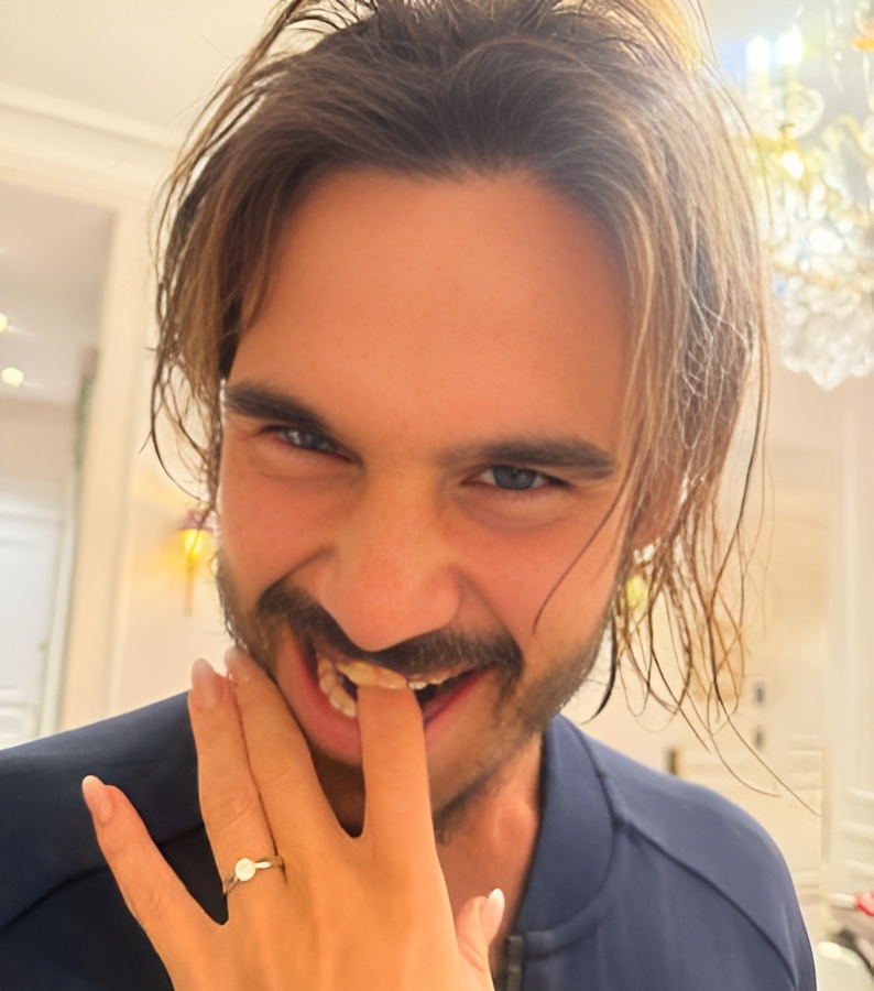 Mais uma maratona em que ela me espera, grita, torce, vibra junto, e se desloca de um lado pro outro pra não perder nada, escreveu Nicolas em imagens compartilhadas em Paris