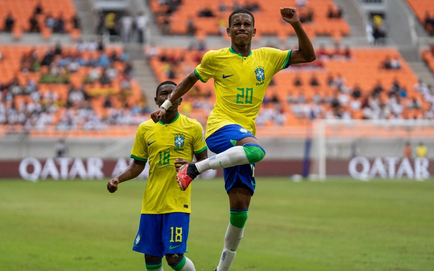 Estêvão revela inspiração em Neymar na seleção brasileira e comemora encontro com Vini Jr