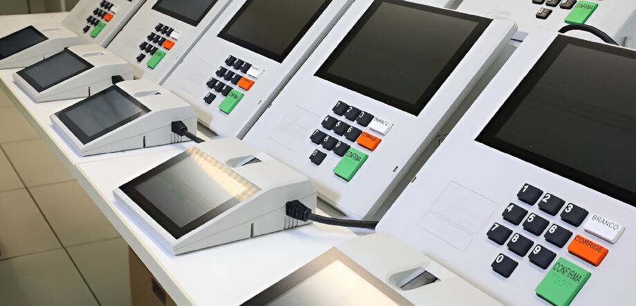 Cartórios eleitorais de Campo Grande começaram a entrega de urnas e materiais de votação nesta segunda-feira (30) para as eleições de 6 de outubro. Mais de 2.200 urnas serão distribuídas em diferentes zonas eleitorais da cidade